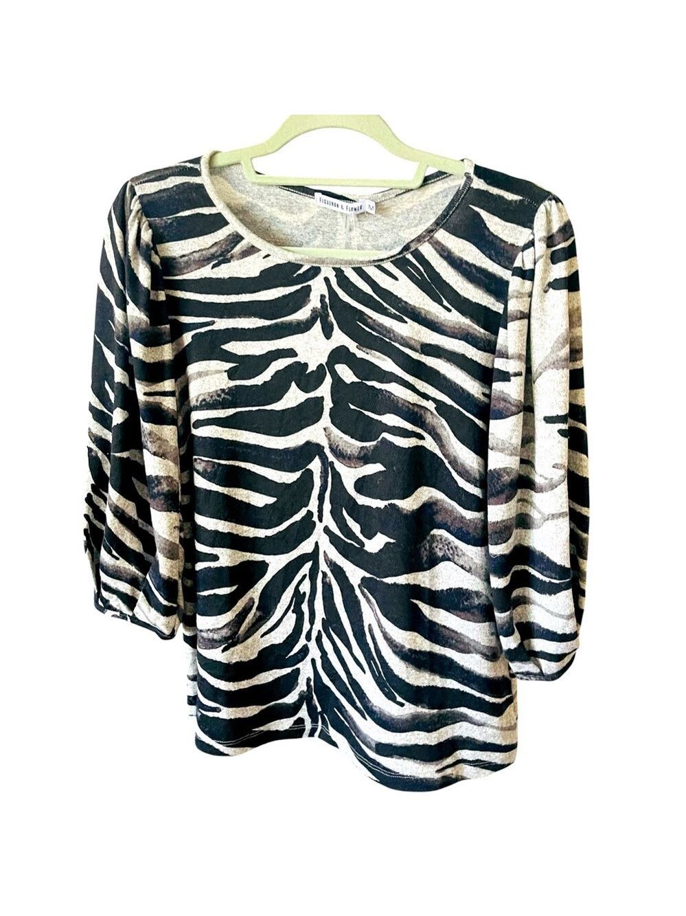 Figueroa & Flower sweater Size Medium